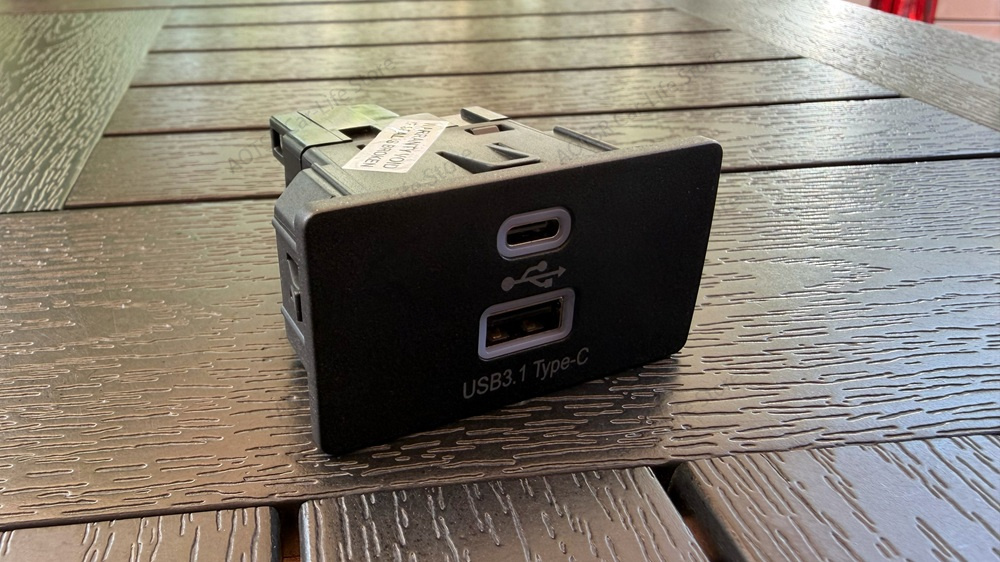 Adattatore wireless CarPlay e  - Usb Hub Type C recensione e prezzo